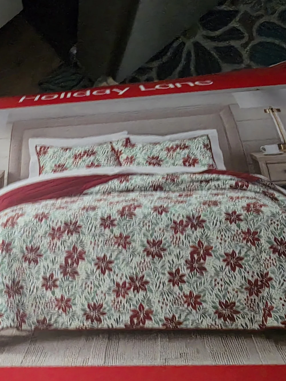 Holiday Poinsettia Full/Queen Quilt Set - Red & Green